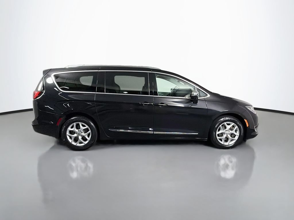 Used 2020 Chrysler Pacifica Limited w/ Advanced Safetytec Group FWD image 8