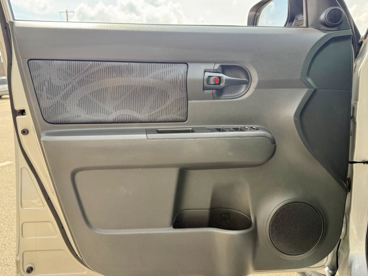 Used 2012 Scion xB FWD image 15