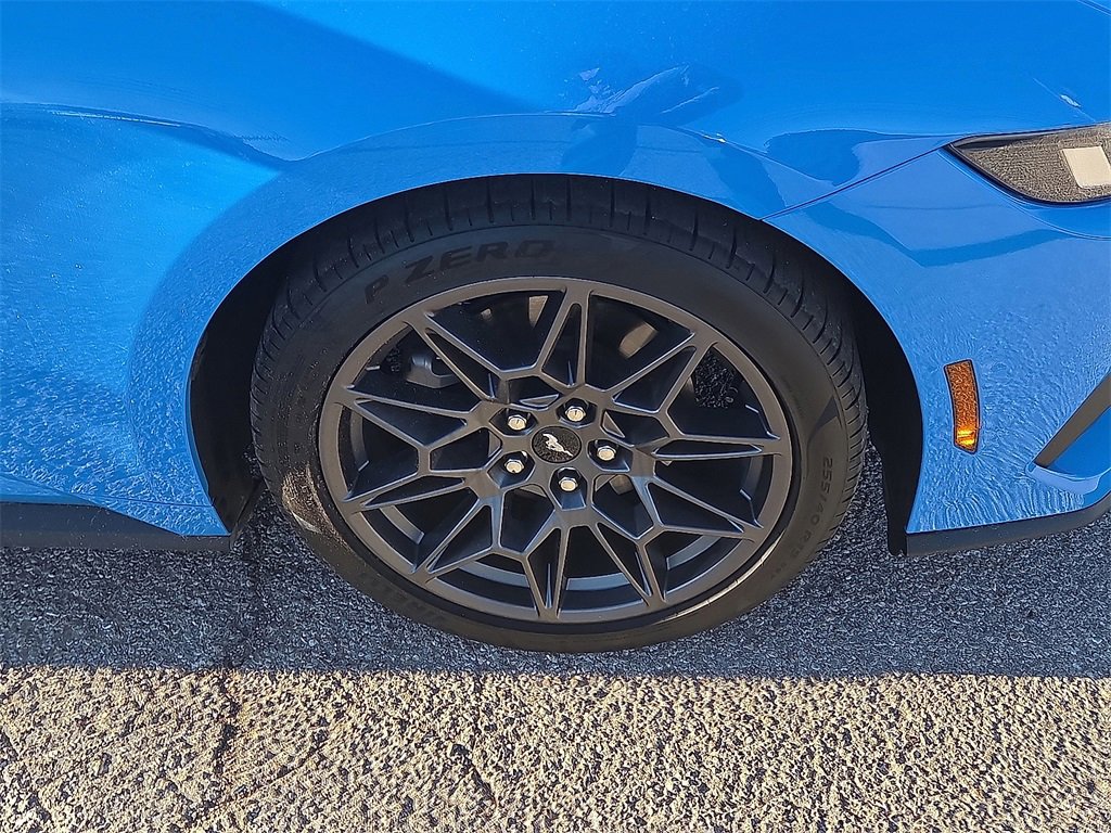 Used 2024 Ford Mustang Coupe image 7