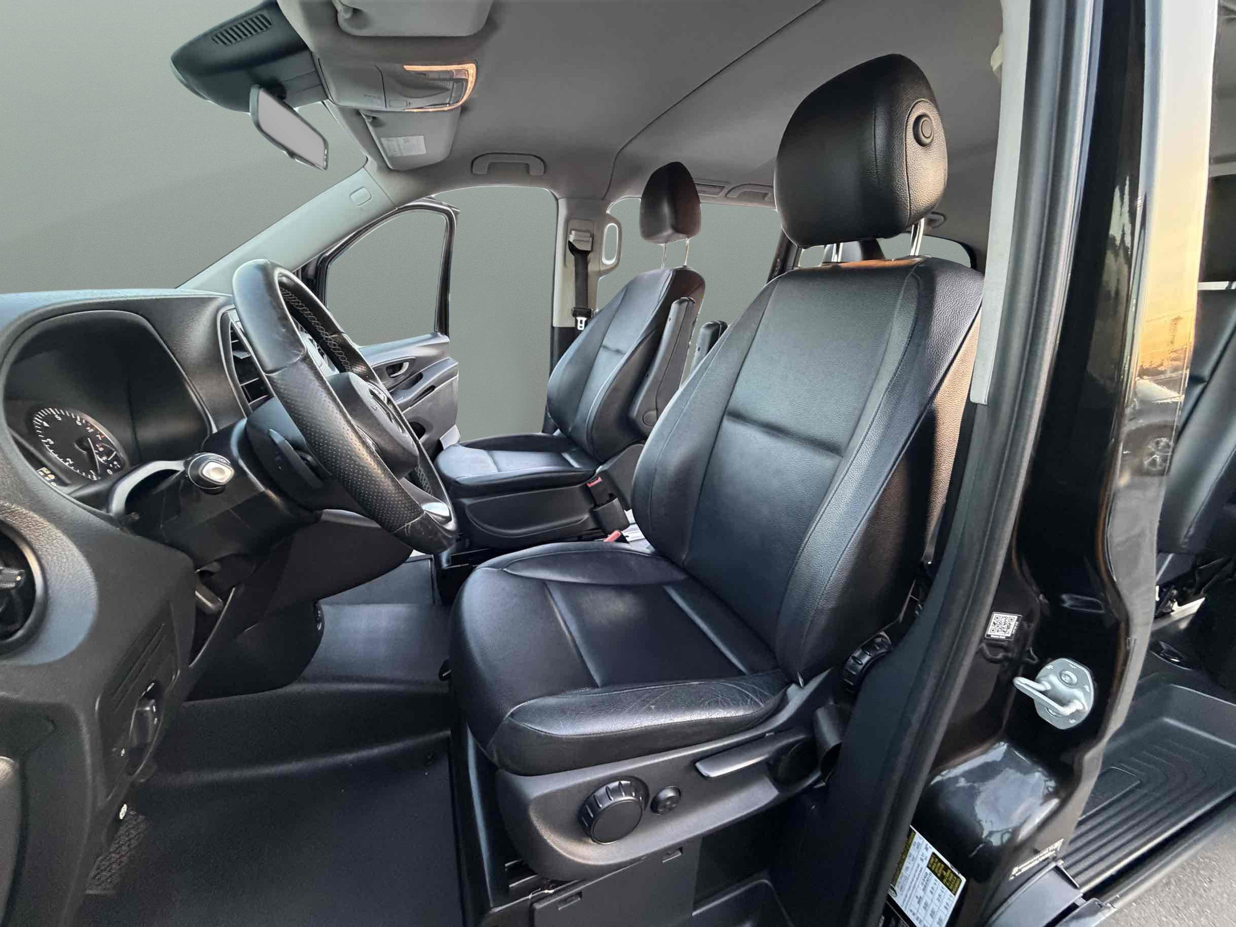Used 2019 Mercedes-Benz Metris Passenger image 10