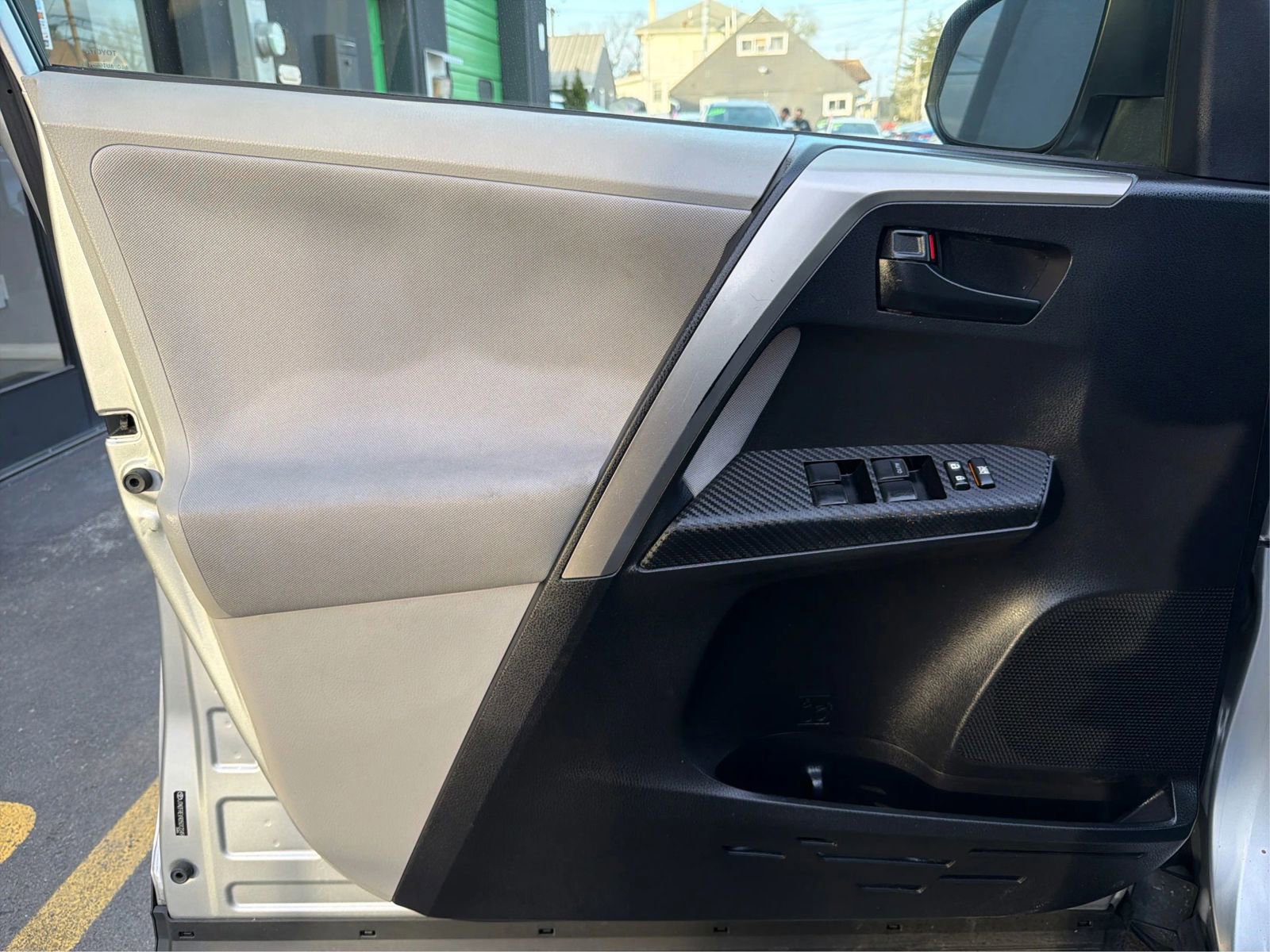 Used 2013 Toyota RAV4 LE image 19