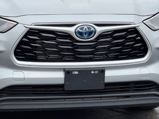 Used 2023 Toyota Highlander XLE AWD/4WD image 42