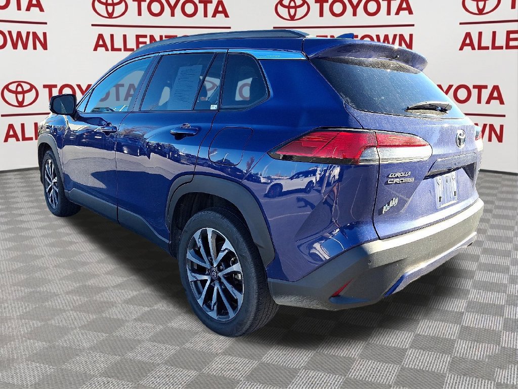 Used 2024 Toyota Corolla Cross XLE w/ Convenience Package AWD/4WD image 5