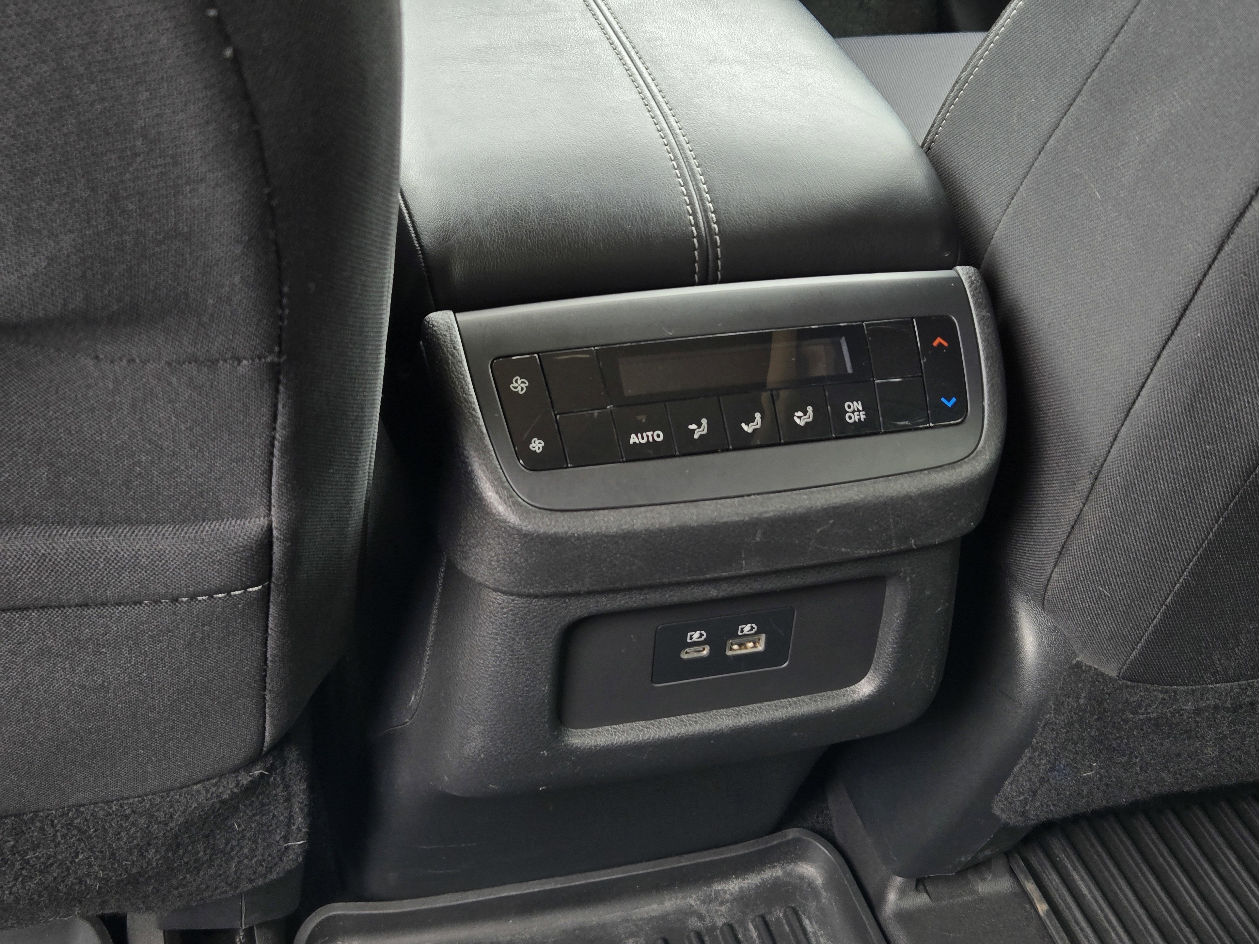 Used 2022 Nissan Pathfinder SV w/ SV Premium Package AWD/4WD image 45