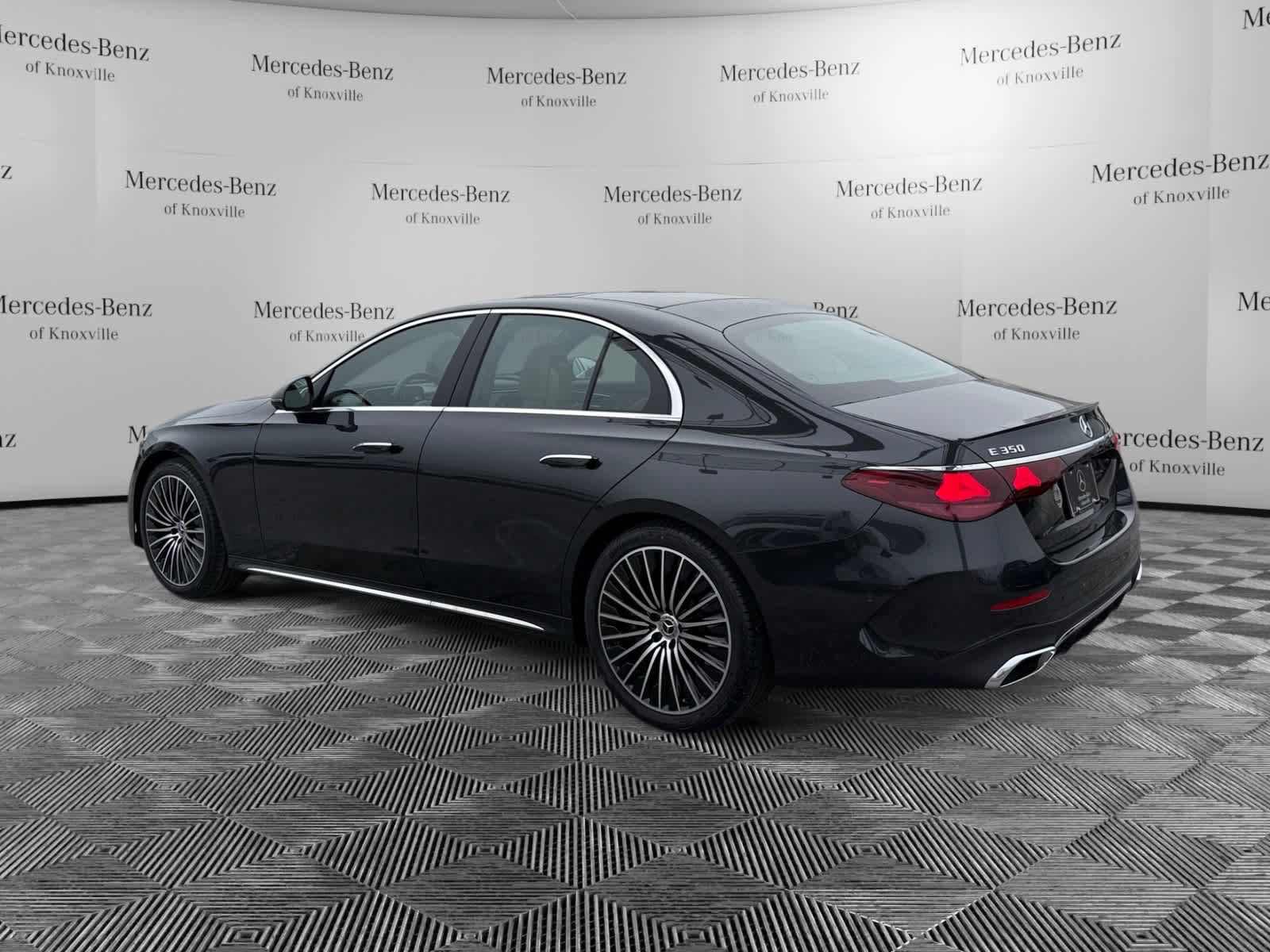 Used 2026 Mercedes-Benz E 350 4MATIC Sedan image 3