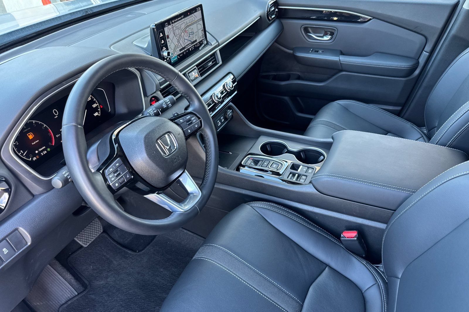 Used 2025 Honda Pilot Touring image 10