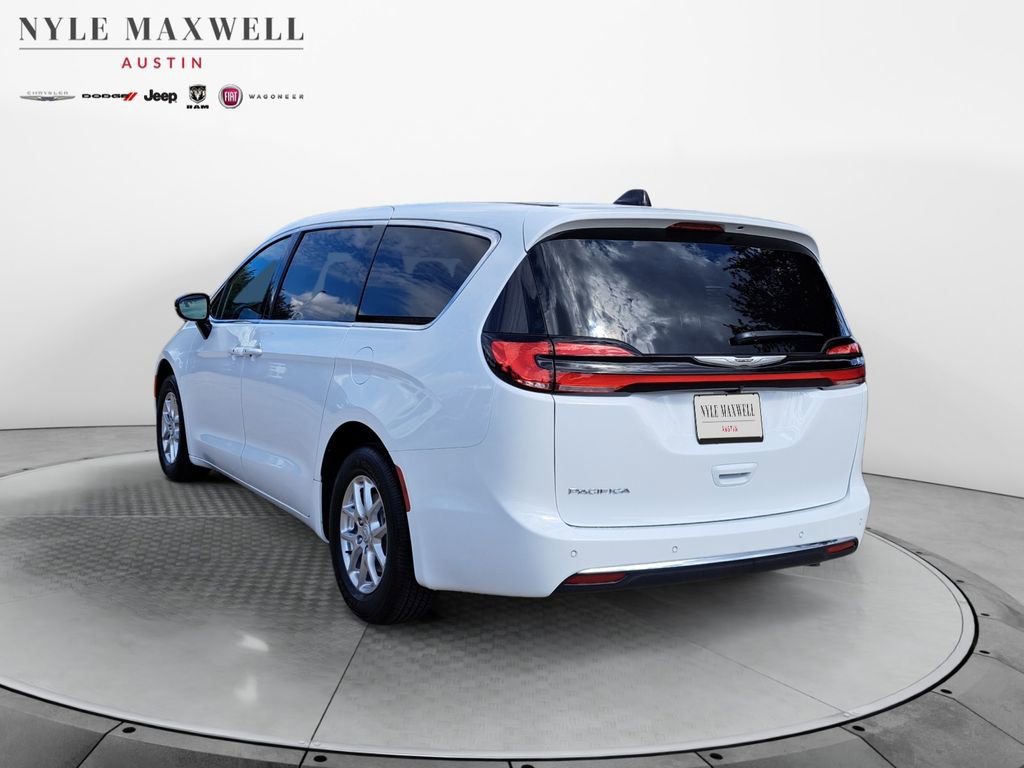 New 2026 Chrysler Pacifica Select FWD image 14
