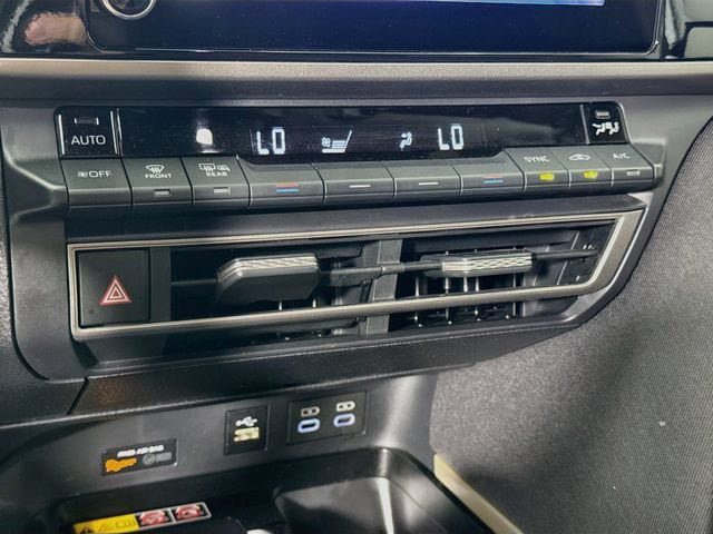 Certified 2025 Toyota Camry LE FWD image 17