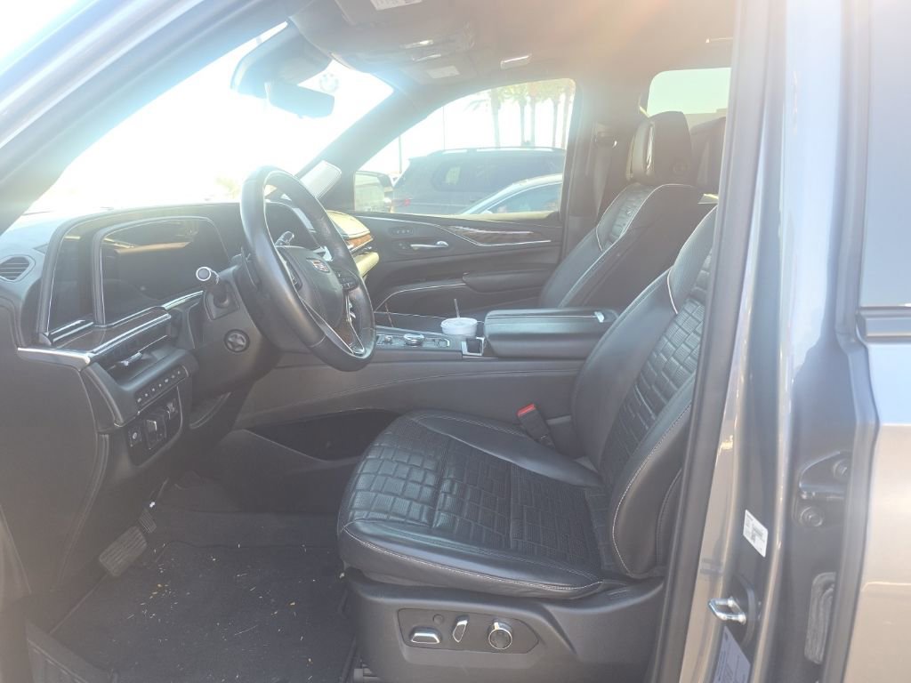 Used 2021 Cadillac Escalade ESV Sport Platinum w/ LPO, ONYX Package image 9