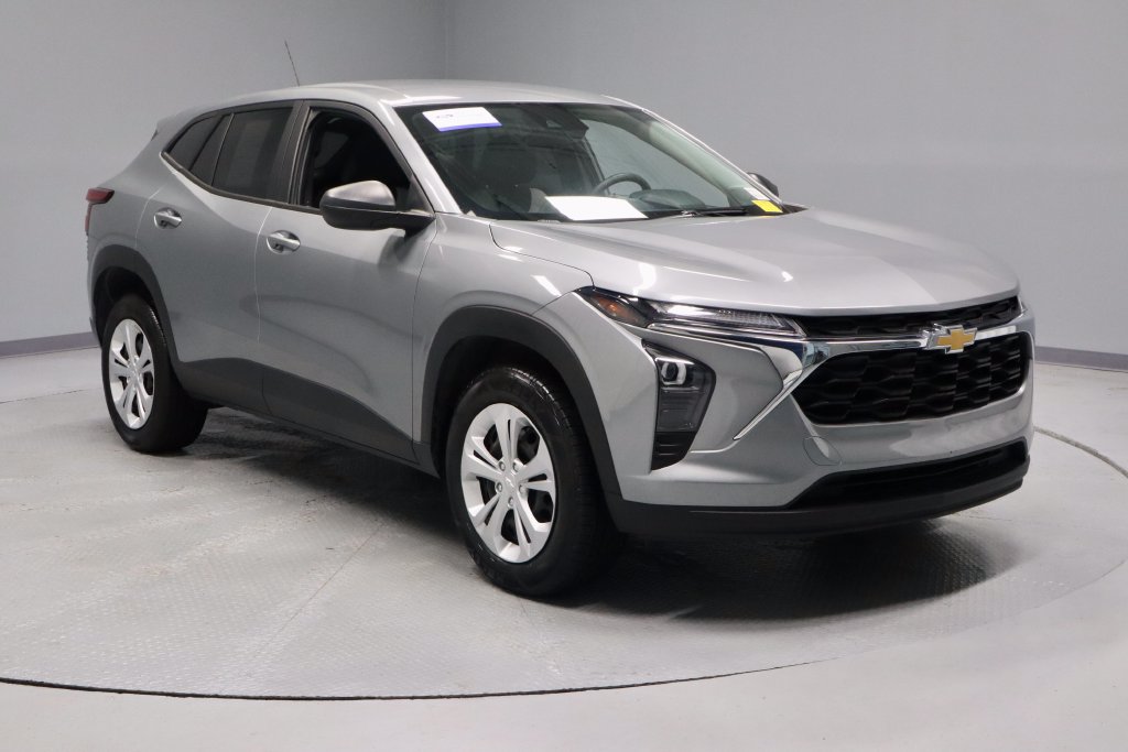Used 2025 Chevrolet Trax LS