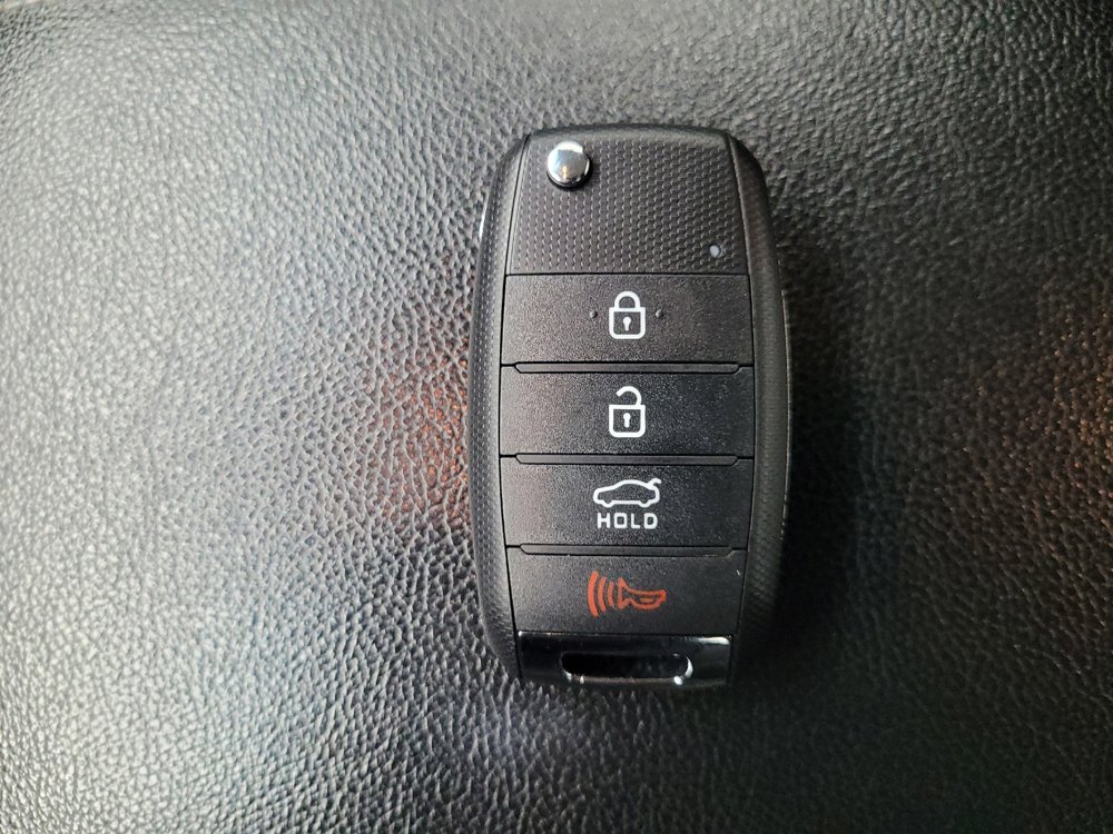 Used 2020 Kia Optima LX image 32