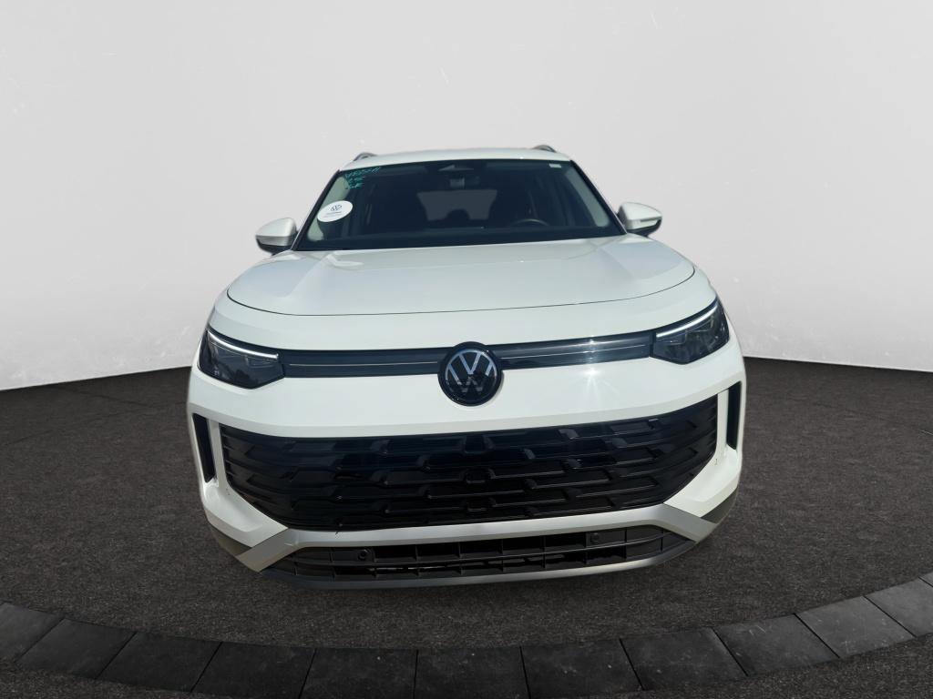 Certified 2025 Volkswagen Tiguan S FWD image 2