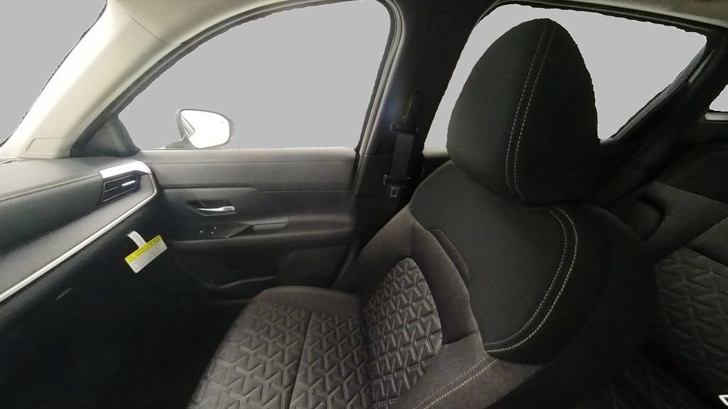 Used 2025 Nissan Kicks SV AWD/4WD image 18