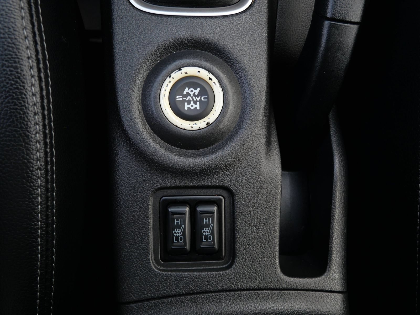 Used 2015 Mitsubishi Outlander SE AWD/4WD image 21