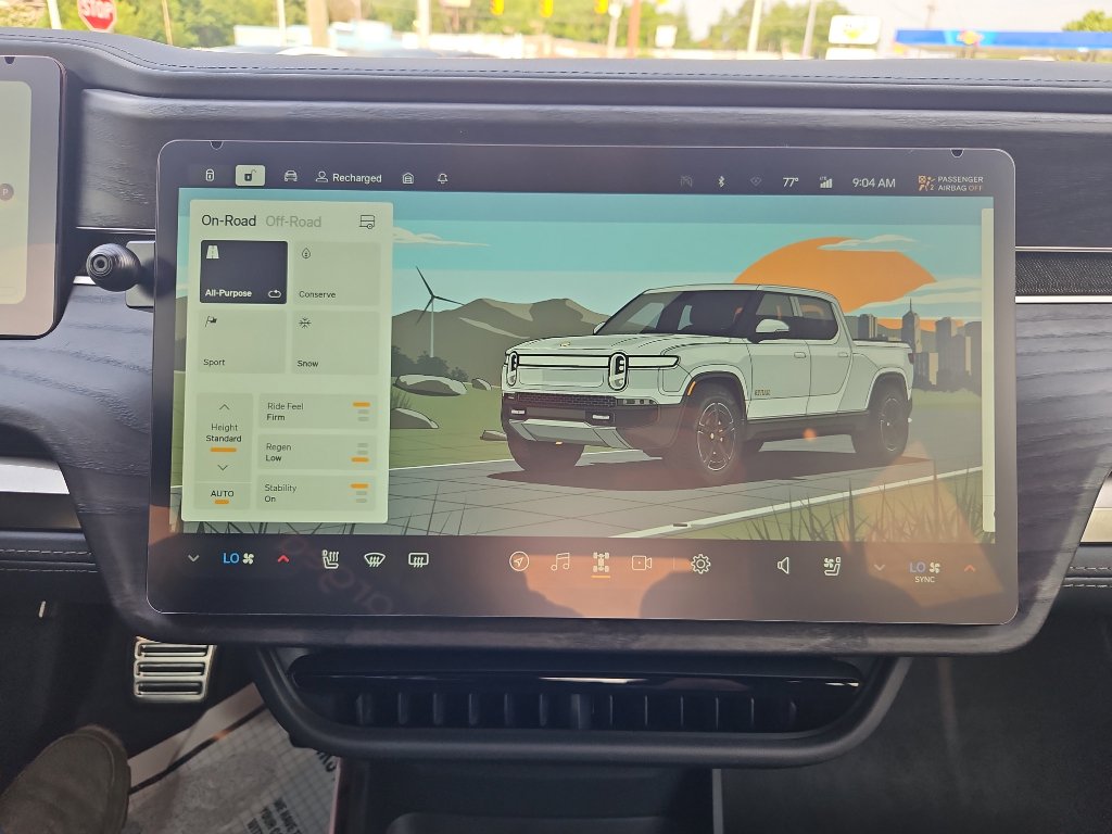 Used 2023 Rivian R1T Adventure image 13