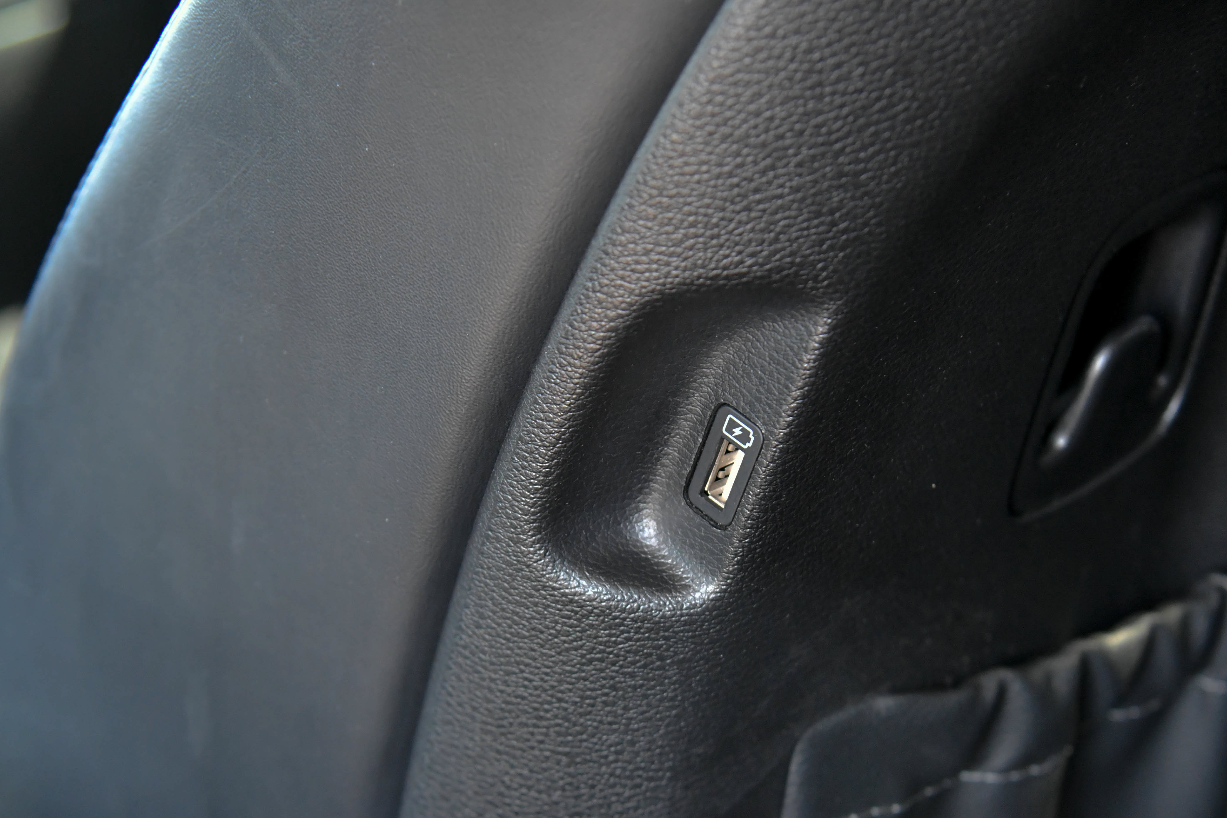 Used 2022 Kia Telluride S FWD image 43