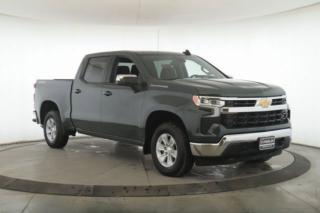 Used 2025 Chevrolet Silverado 1500 LT image 2