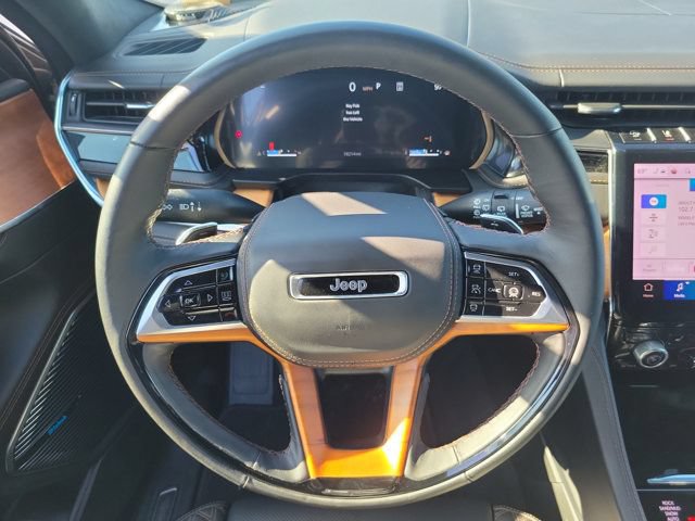 Used 2025 Jeep Grand Cherokee L Summit AWD/4WD image 25