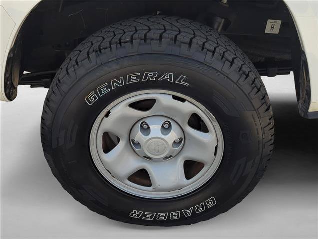Used 2022 Toyota Tacoma SR5 AWD/4WD image 9