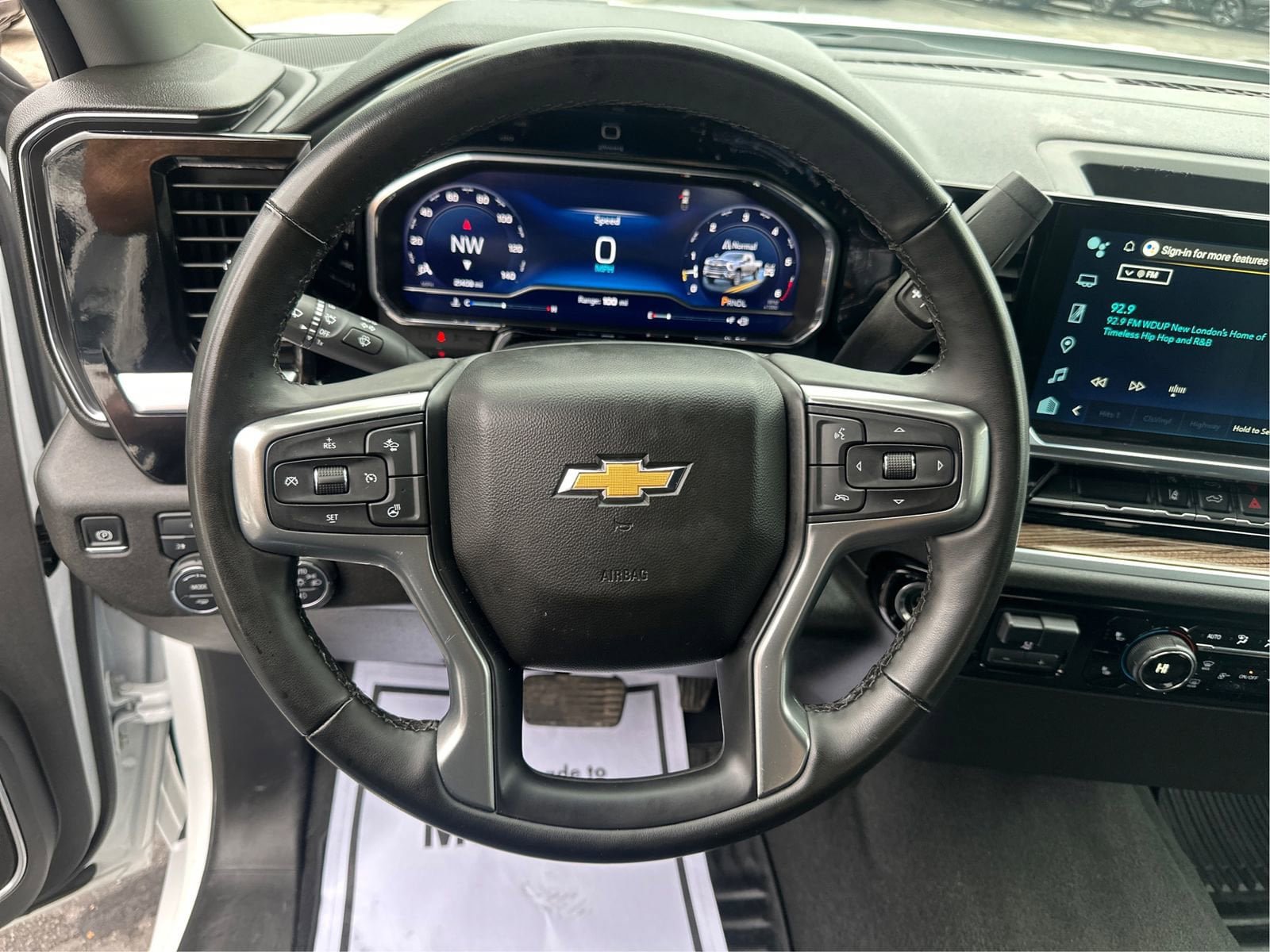 Used 2025 Chevrolet Silverado 2500 LT w/ Convenience Package AWD/4WD image 18
