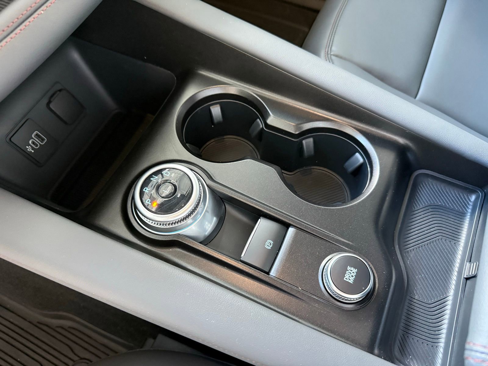 Used 2026 Ford Explorer Active w/ Active Comfort Package image 17