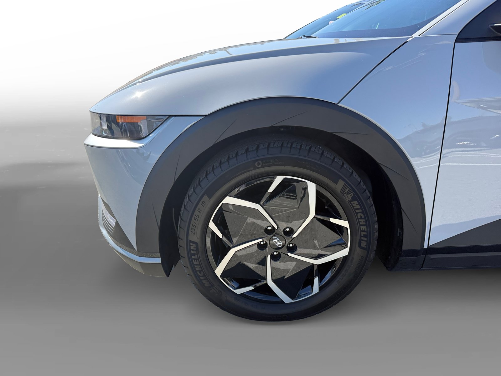 Certified 2024 Hyundai Ioniq 5 SE RWD image 9