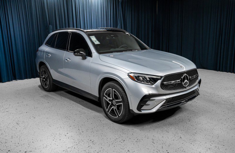 New 2025 Mercedes-Benz GLC 300 image 3