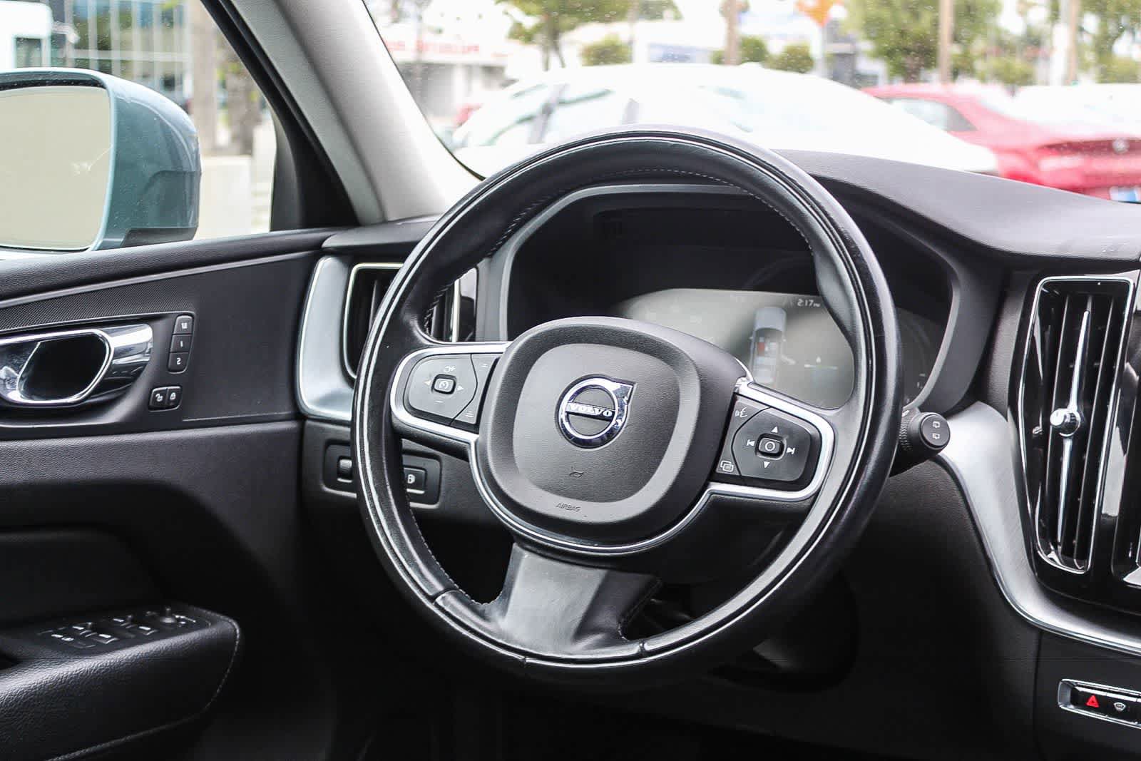 Used 2018 Volvo XC60 T8 Momentum AWD/4WD image 21