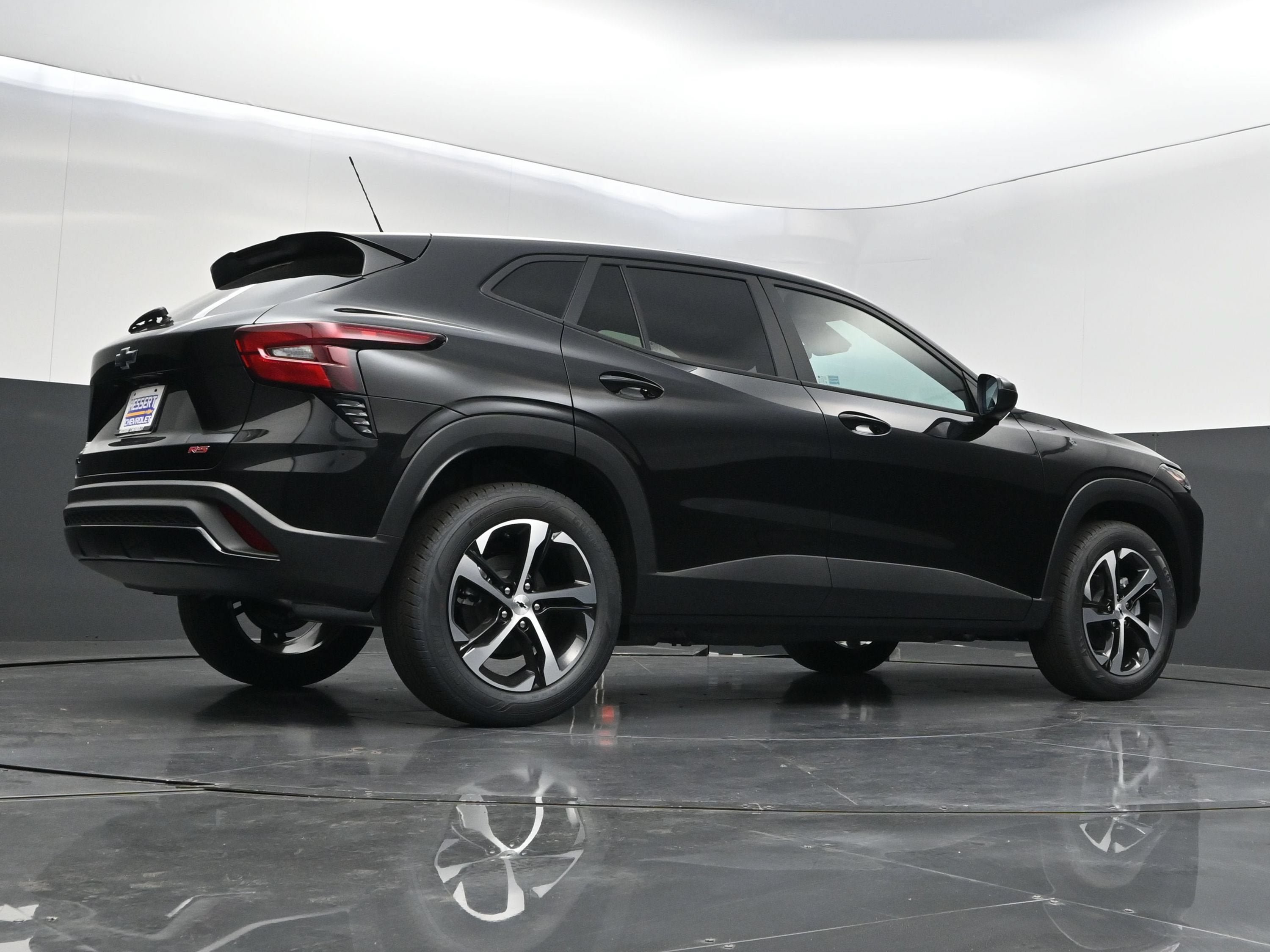 Used 2026 Chevrolet Trax RS w/ Sunroof Package FWD image 37