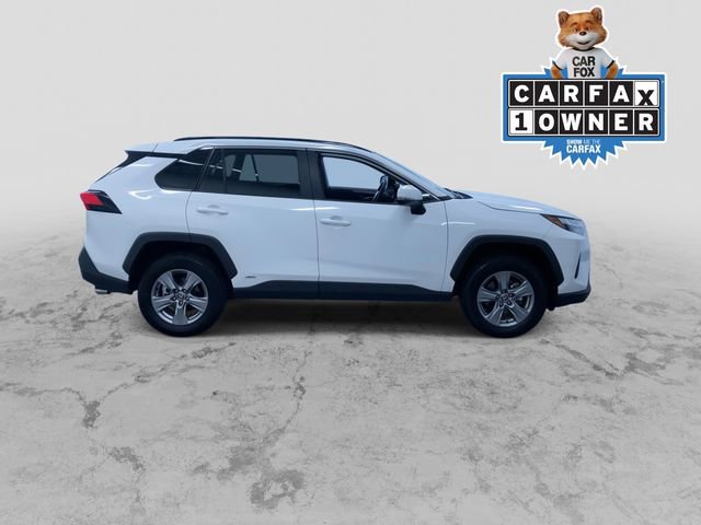 Used 2025 Toyota RAV4 XLE AWD/4WD image 2