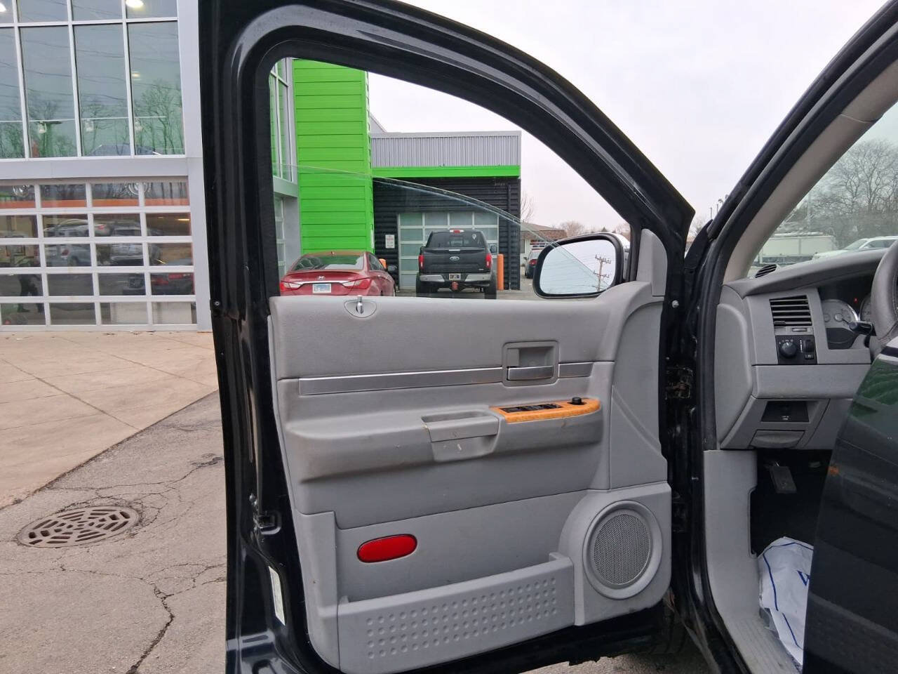 Used 2007 Chrysler Aspen Limited w/ Trailer Tow Group AWD/4WD image 8