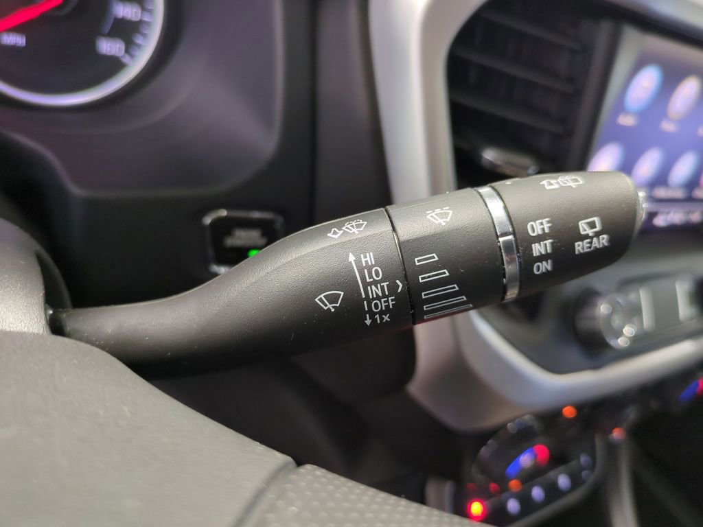 Used 2023 GMC Acadia SLE w/ Driver Convenience Package image 31