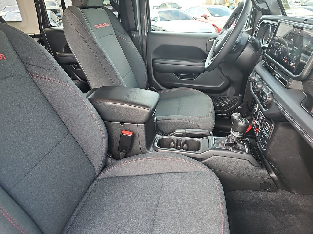 Used 2025 Jeep Wrangler Unlimited Rubicon AWD/4WD image 13
