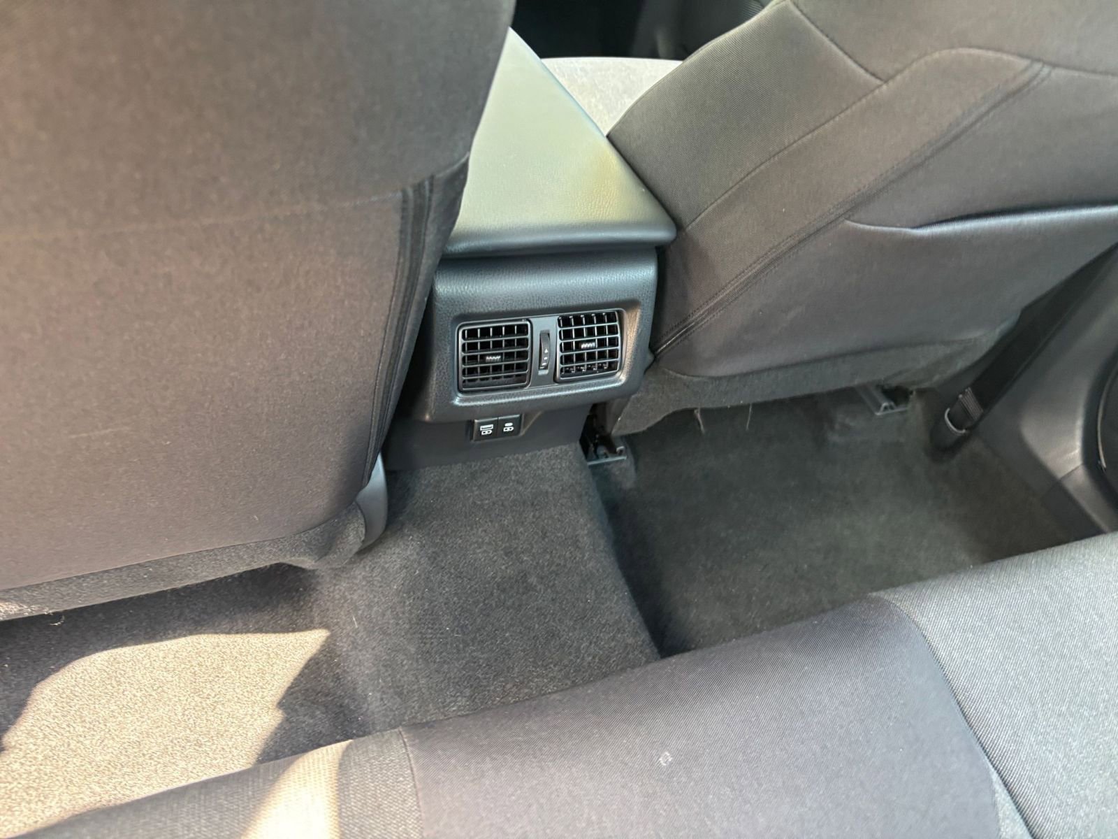 Used 2025 Toyota Camry LE FWD image 24