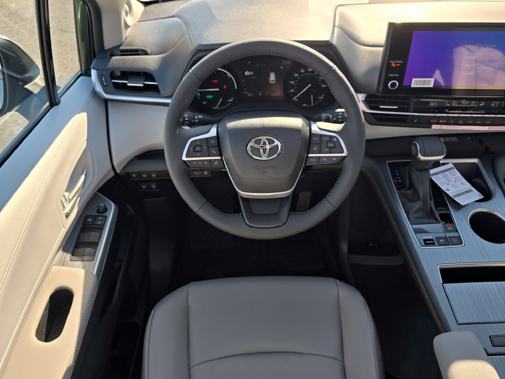 New 2026 Toyota Sienna XLE FWD image 25