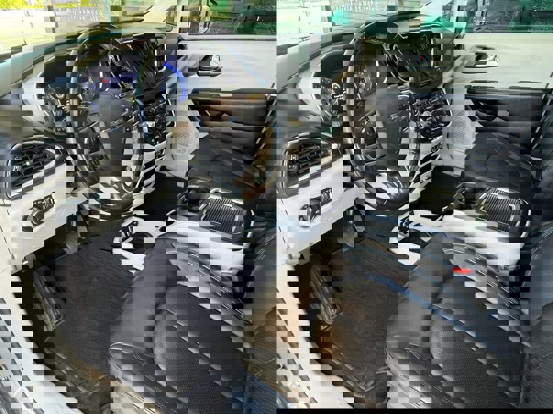 Used 2021 Chrysler Pacifica Touring-L image 16