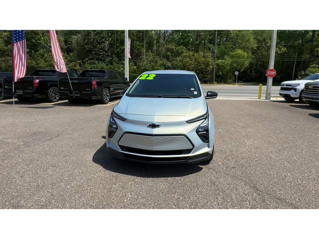 Used 2022 Chevrolet Bolt LT w/ Infotainment Package FWD image 7