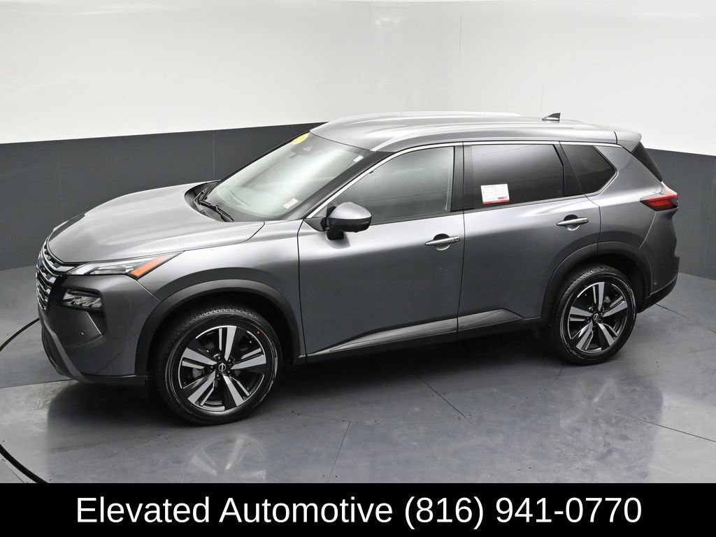 Used 2025 Nissan Rogue SL image 27