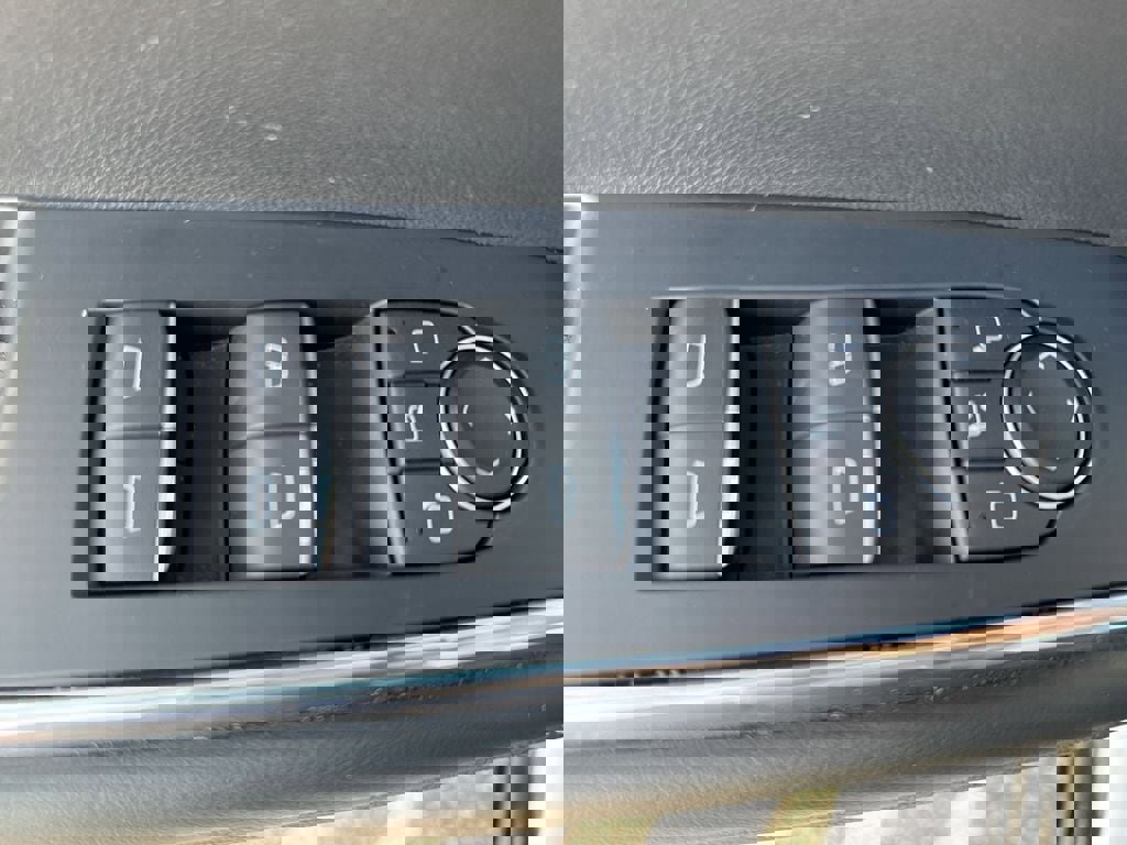 Certified 2024 GMC Acadia Denali image 22