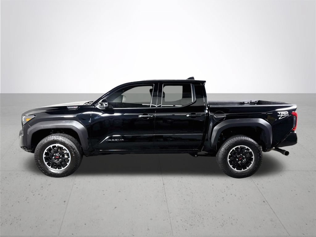 Used 2025 Toyota Tacoma TRD Off-Road AWD/4WD image 9