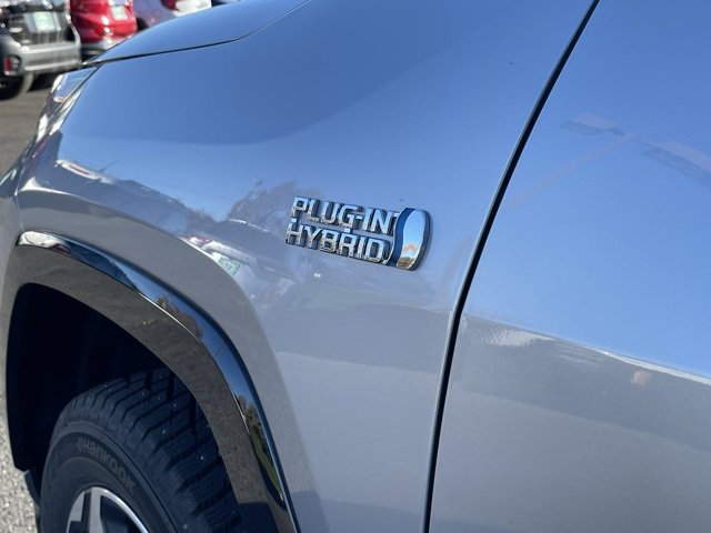 Used 2023 Toyota RAV4 SE image 6