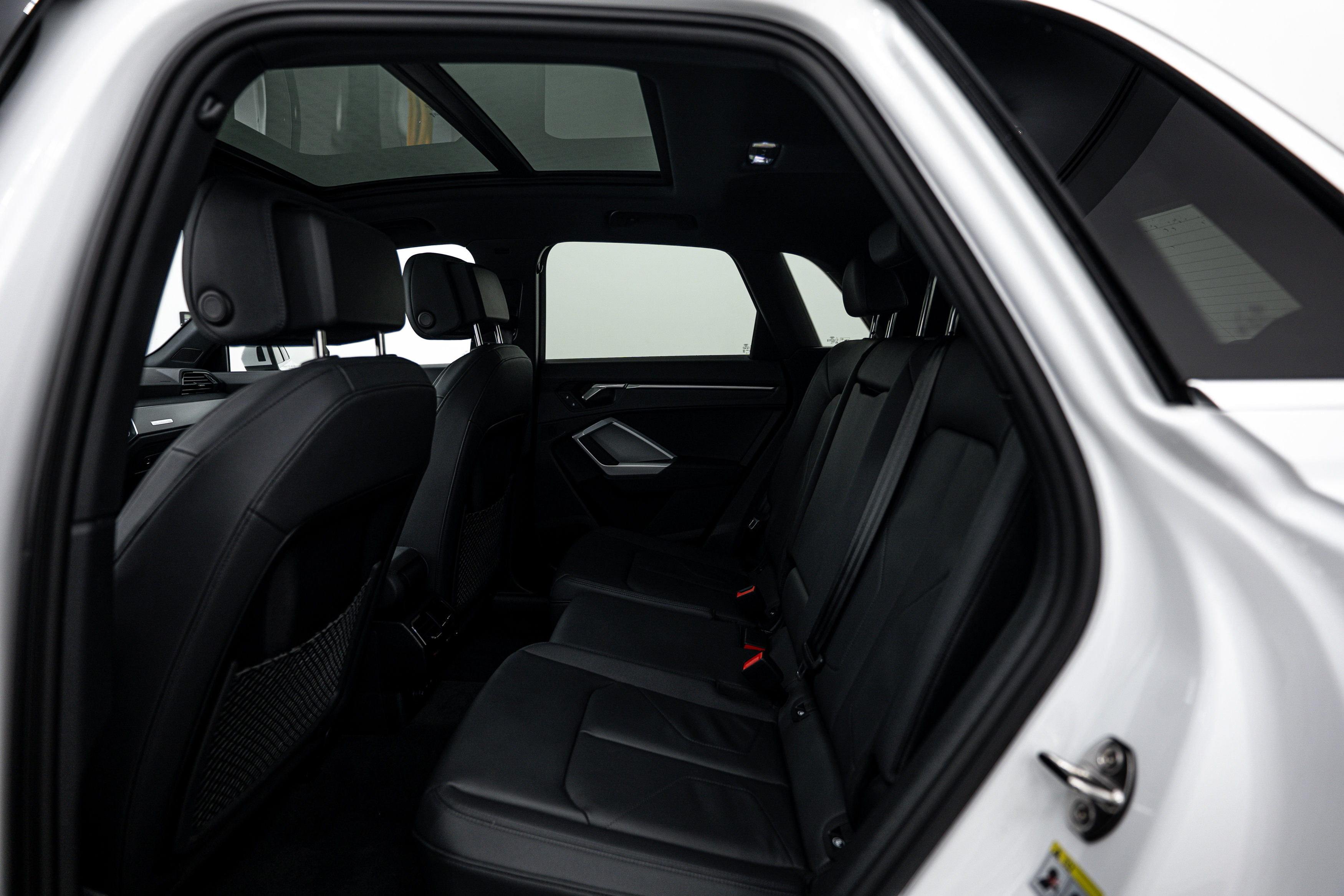 New 2025 Audi Q3 2.0T Premium w/ Convenience Package AWD/4WD image 15