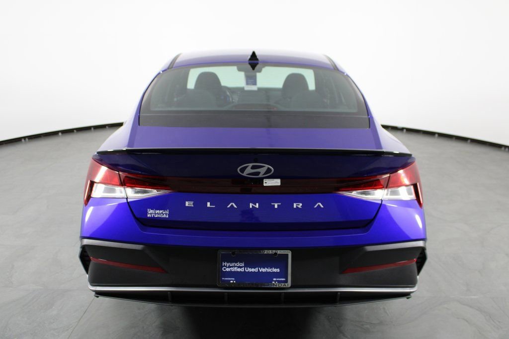Certified 2025 Hyundai Elantra Sport image 9