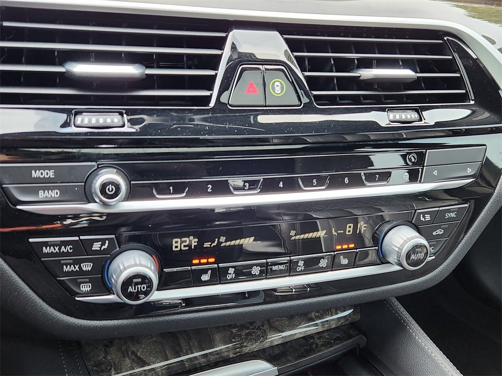 Used 2020 BMW M550i xDrive w/ Executive Package image 27