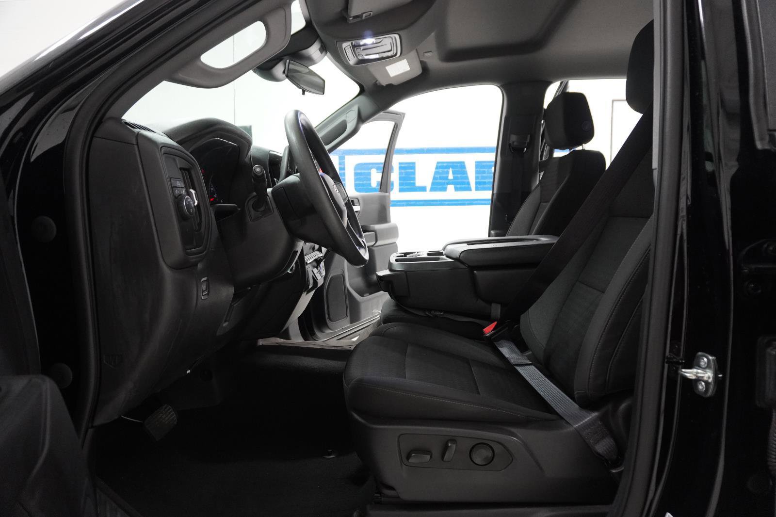 Used 2023 Chevrolet Silverado 1500 Custom image 12