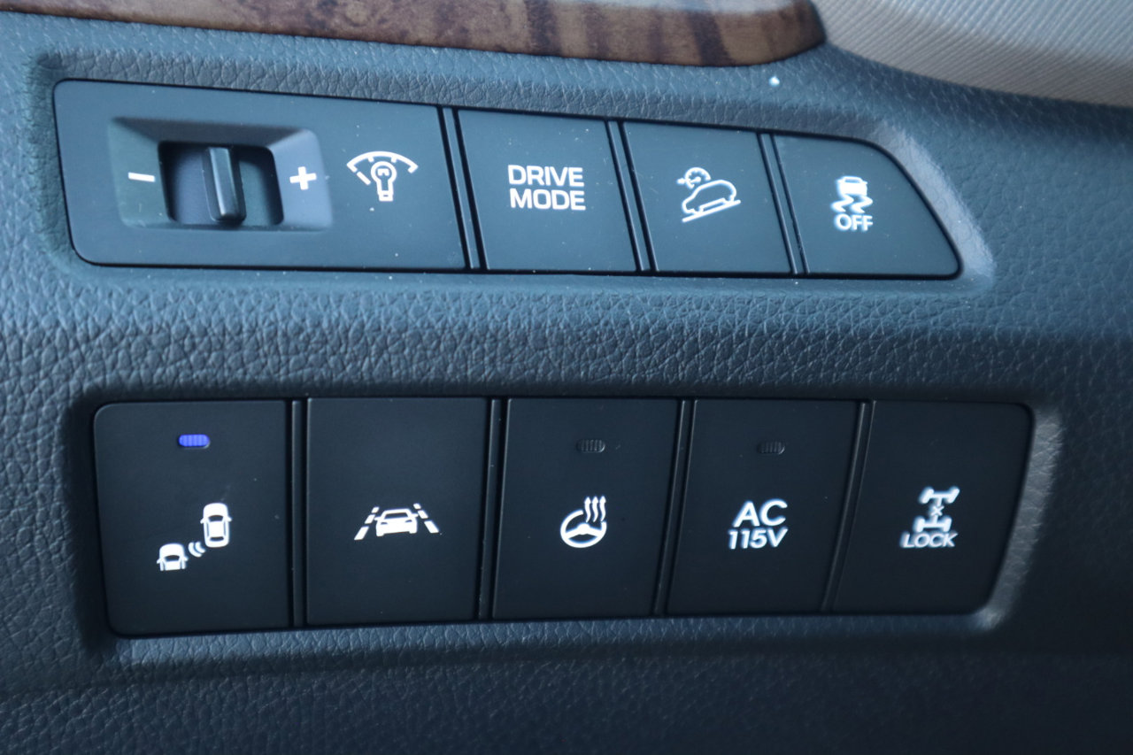 Used 2017 Hyundai Santa Fe AWD w/ SE Ultimate Tech Package 03 image 67