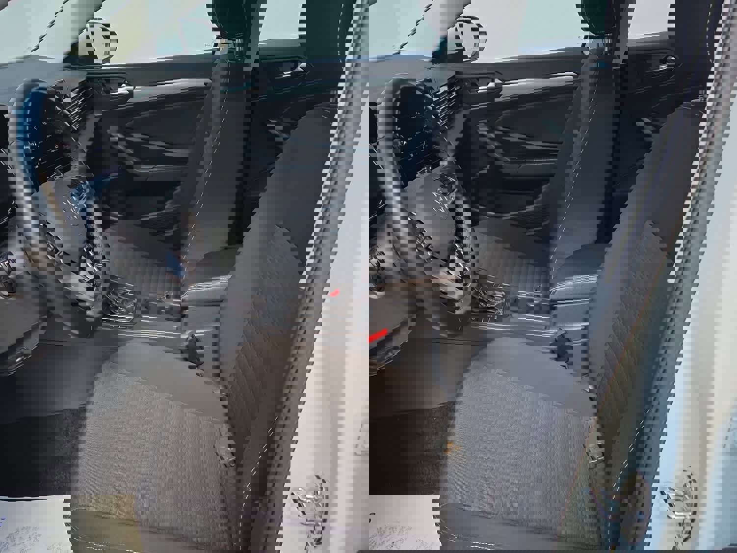 Used 2025 Volkswagen Jetta S image 9