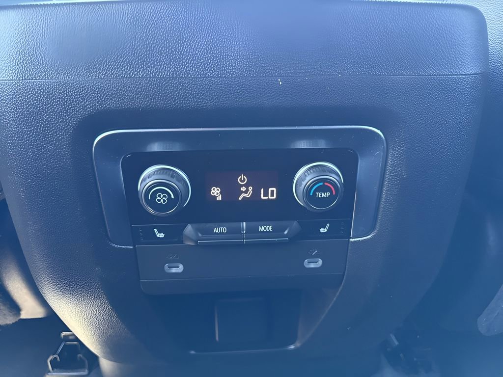 Used 2023 Chevrolet Suburban Premier AWD/4WD image 13