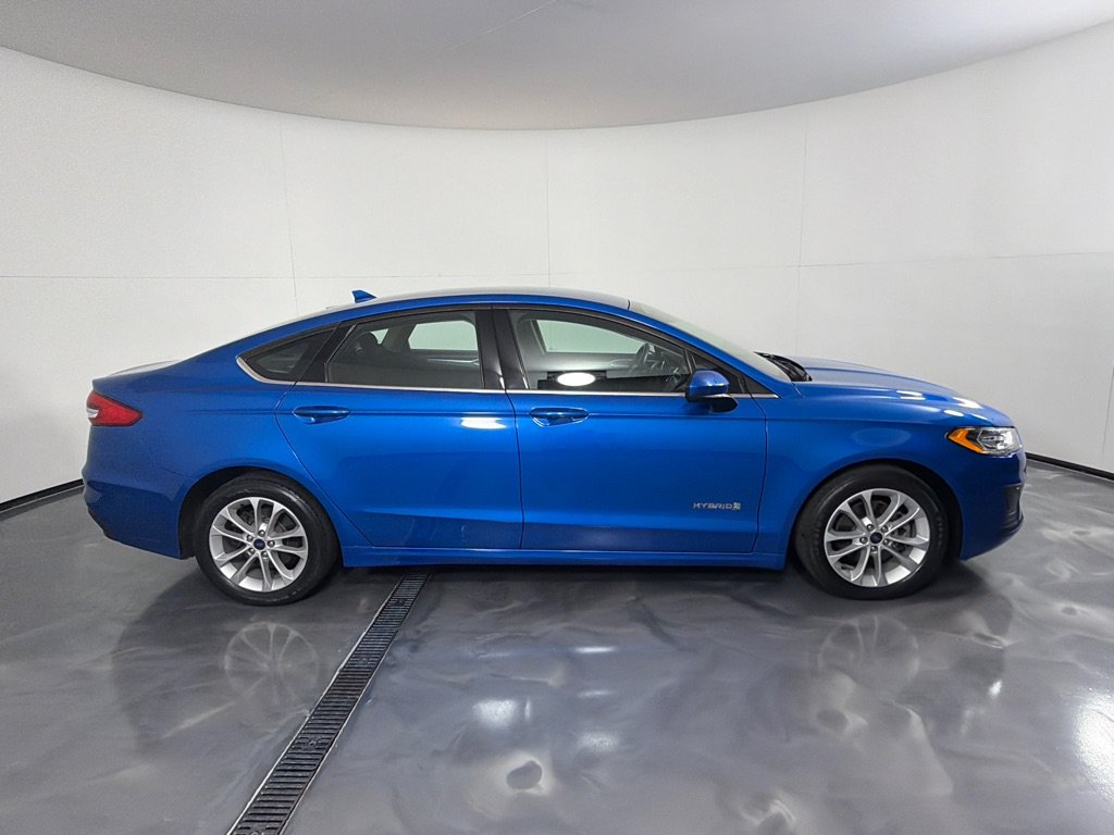 Used 2019 Ford Fusion SE FWD image 4