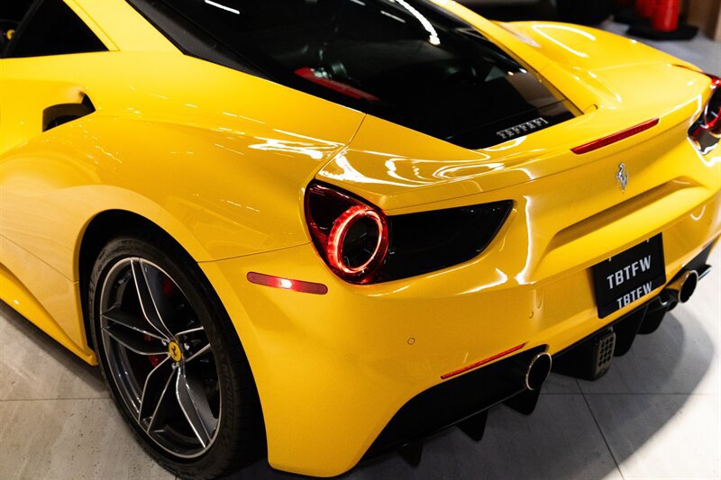 Used 2016 Ferrari 488 GTB RWD image 12